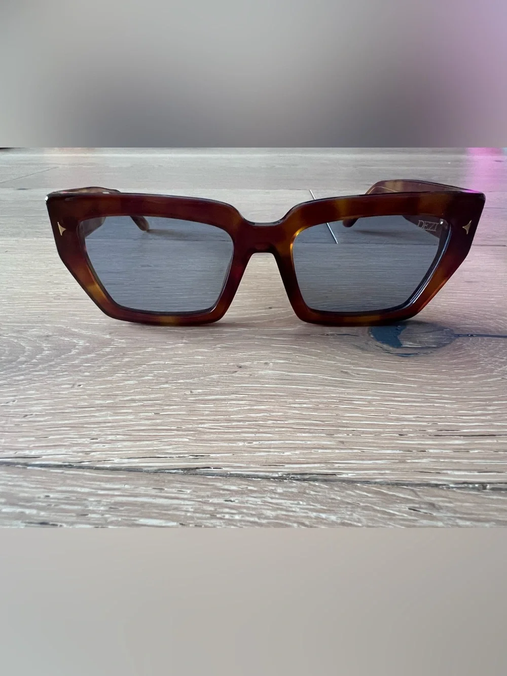 DEZI bold rectangular
